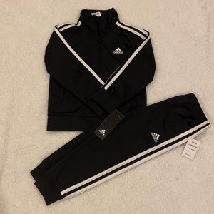 Adidas kids Black Size 4